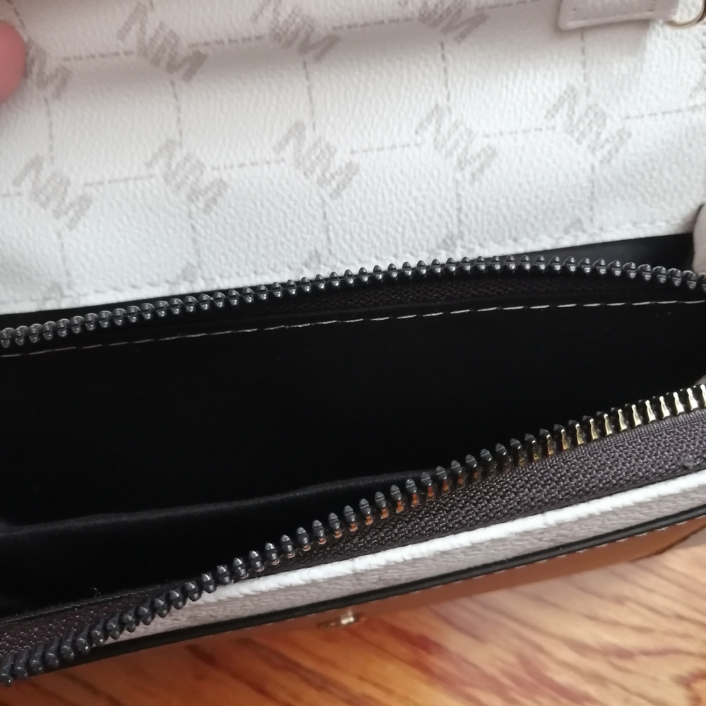 Nicole Miller White and Brown Crossbody Bag - Picture 3 of 7